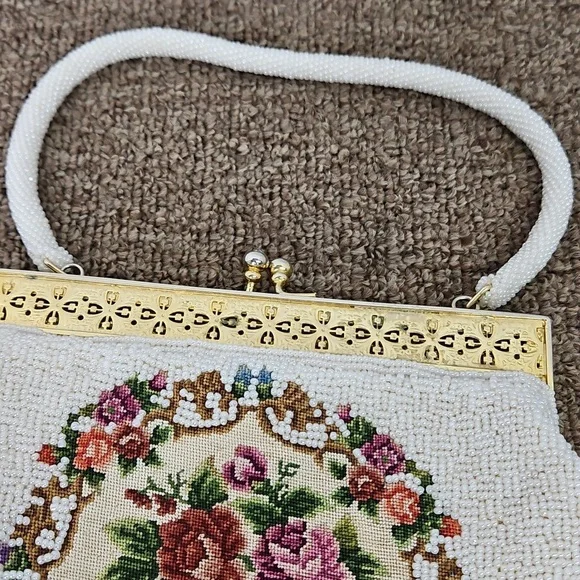 Vintage Needlepoint Petit Point Tapestry Framed Kiss-lock Beaded White Bag 7x9 - Picture 3 of 8